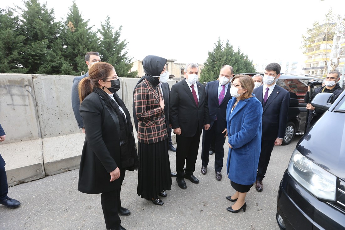 Türkiye Belediyeler Birliği Başkanı Fatma Şahin, Siverek Belediye Başkanı Ayşe Çakmak’ı ziyaret etti