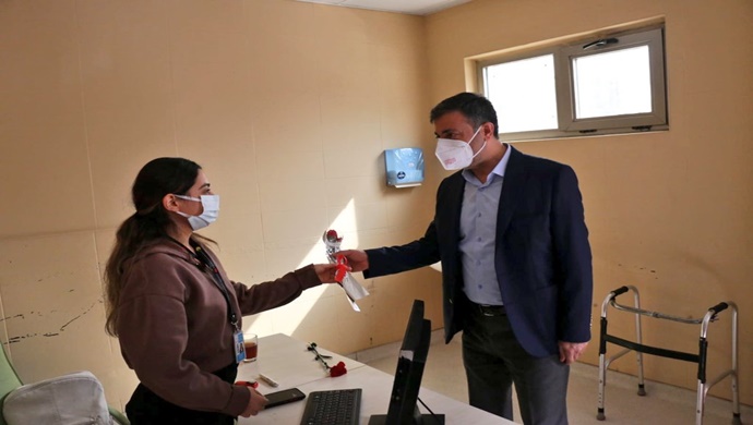 Başkan Kırıkçı, Tıp Bayramında Sağlık Çalışanlarını Ziyaret Etti