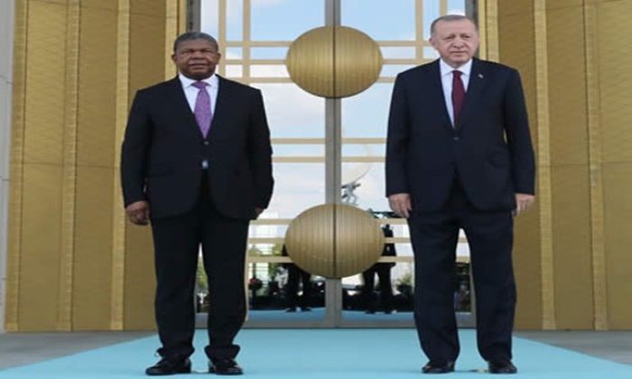 Angola Cumhurbaşkanı Lourenço Cumhurbaşkanlığı Külliyesinde