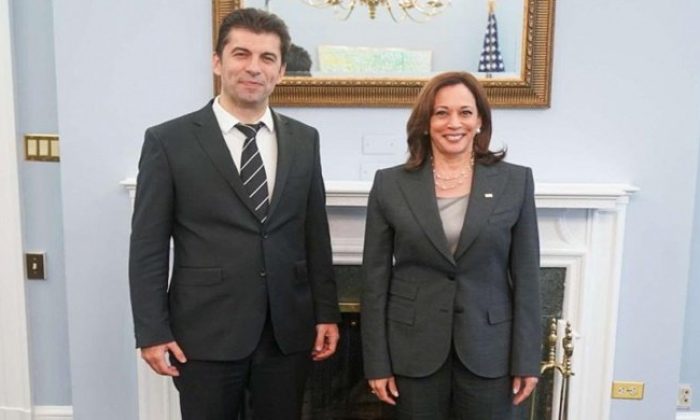 Премиерът Кирил Петков се срещна с вицепрезидента на САЩ Камала Харис