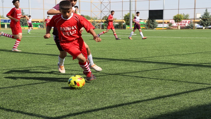 MİLLİ TAKIM SPORCULARI, ŞANLIURFA’DA FUTBOL ŞÖLENİNDE TOP KOŞTURACAK
