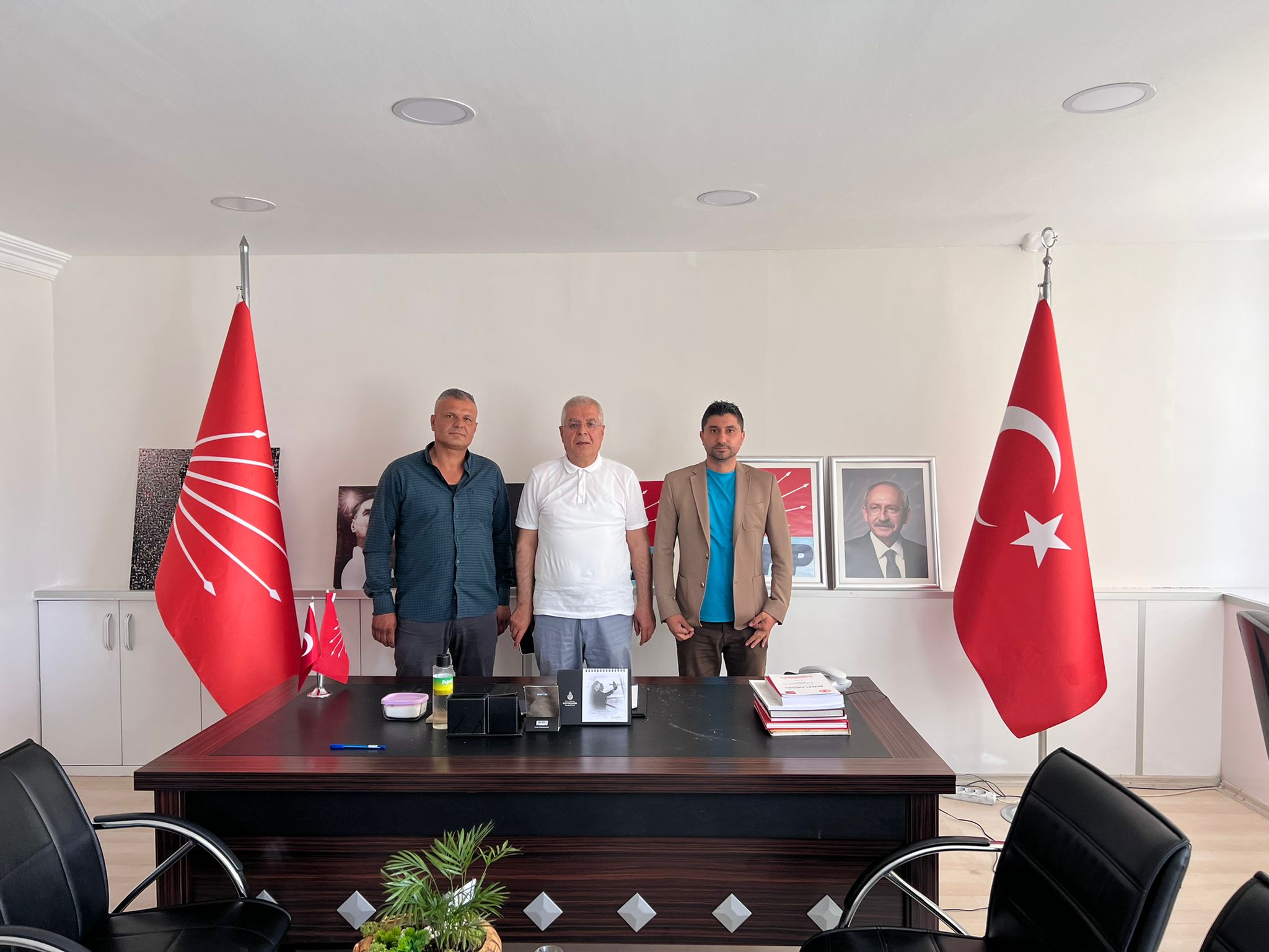 HÜSEYİN KIRAN, CHP GAZİANTEP İL BAŞKANI MEHMET NEŞET UÇAR `I ZİYARET ETTİ
