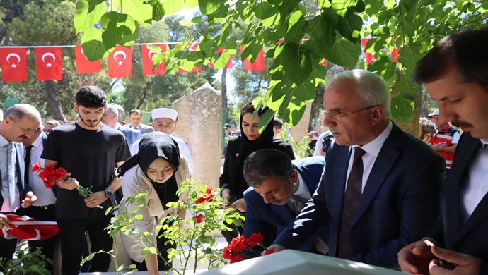 15 TEMMUZ ŞEHİDİ ŞANLIURFALI MUSTAFA DİREKLİ KABRİ BAŞINDA DUALARLA ANILDI