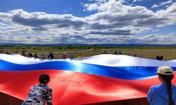 «Единая Россия» проводит праздничные мероприятия ко Дню России по всей стране
