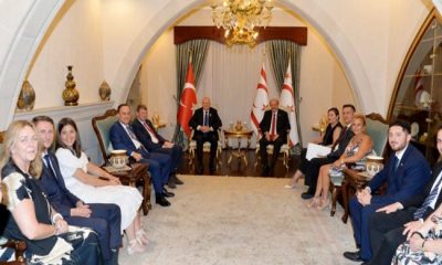Cumhurbaşkanı Ersin Tatar, direkt uçuşlar için kampanya yürüten İngiliz vekili kabul etti