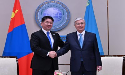 Касым-Жомарт Токаев провел встречу с Президентом Монголии Ухнаагийном Хурэлсухом